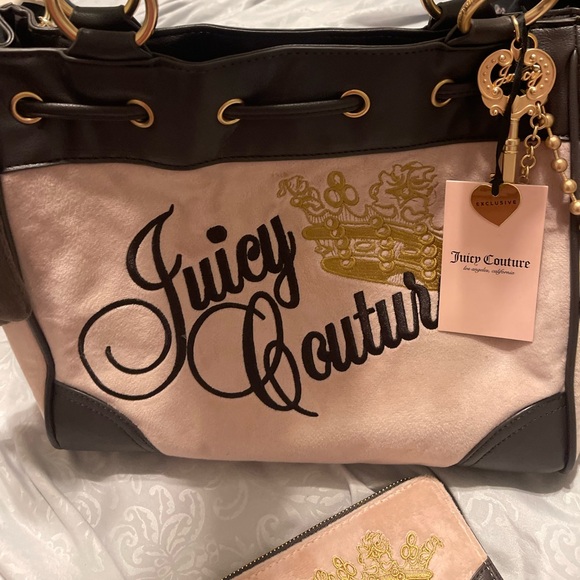 Juicy Couture blush and brown Shoulder Bag Set - Picture 2 of 5